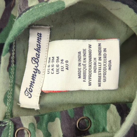 LIKE NEW Tommy Bahama Baby Boy's Dinosaur Camo Long Sleeve Bodysuit Onesie 6-9m - Picture 6 of 7
